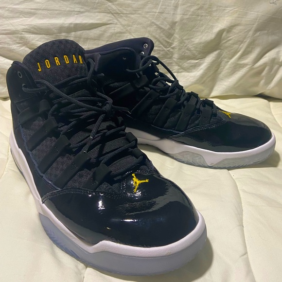 Nike Shoes Nike Air Jordan Max Aura Mens Size 2 Basketball Shoes Poshmark